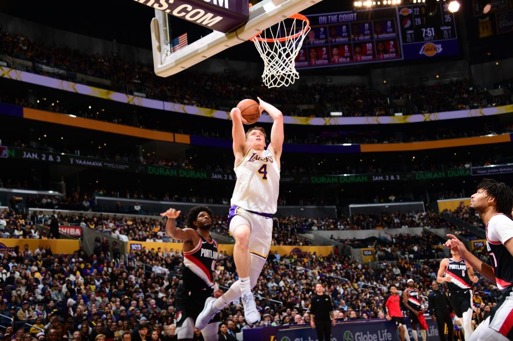 更是一个 更是一个