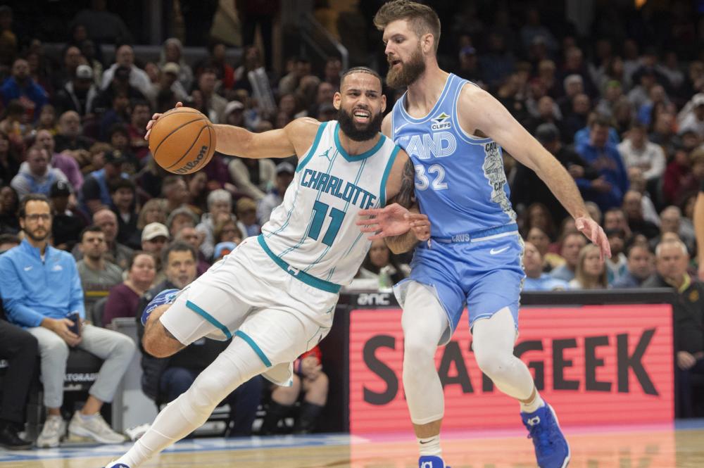 更是国足顽 更是国足顽